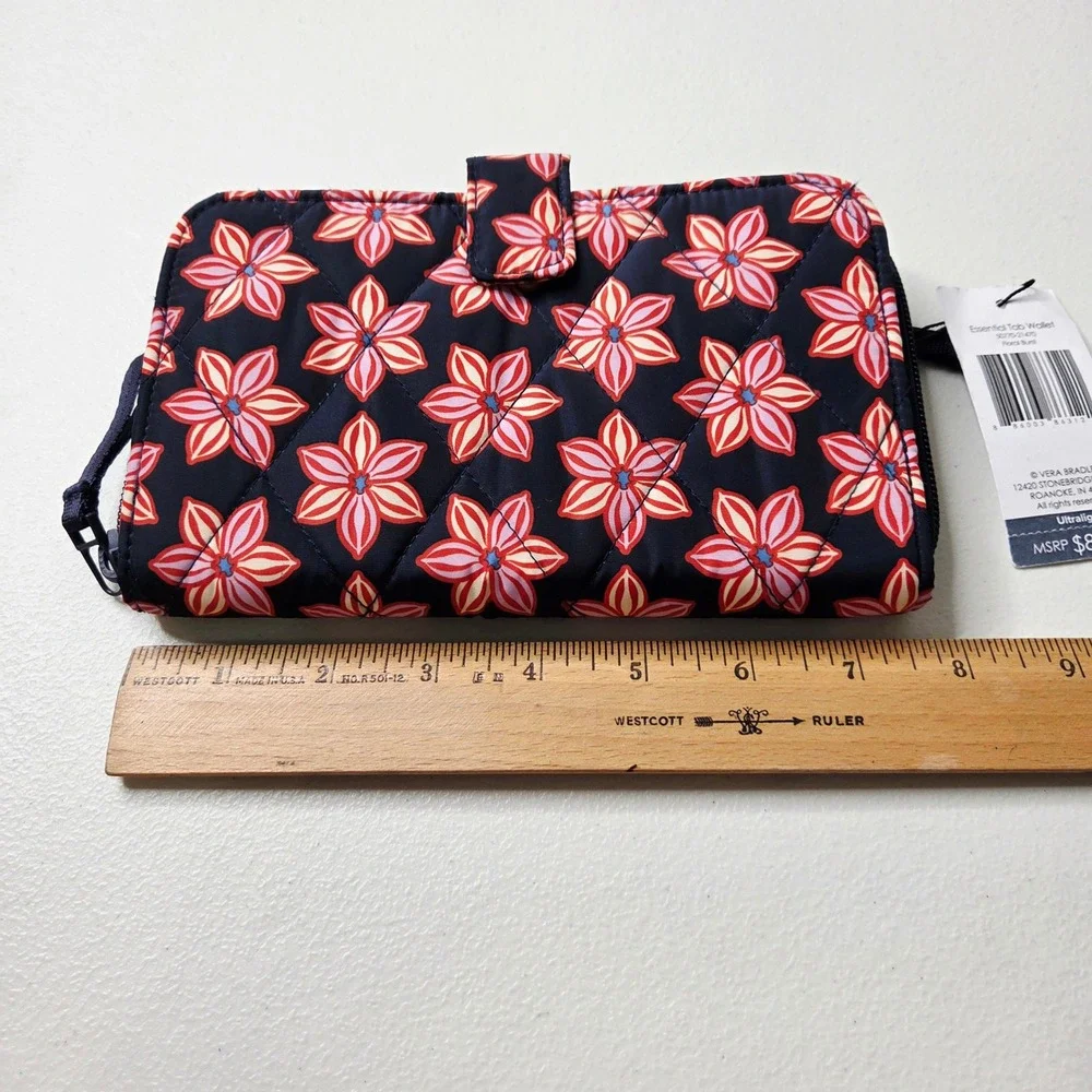 NEW Vera Bradley Womens Navy Floral Quilted Essential Tab Wallet Floral Burst